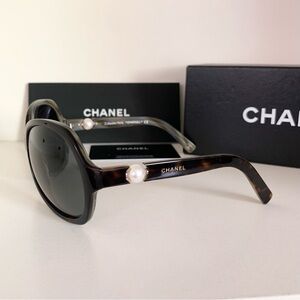 Chanel round tortoise shell Pearl sunglasses